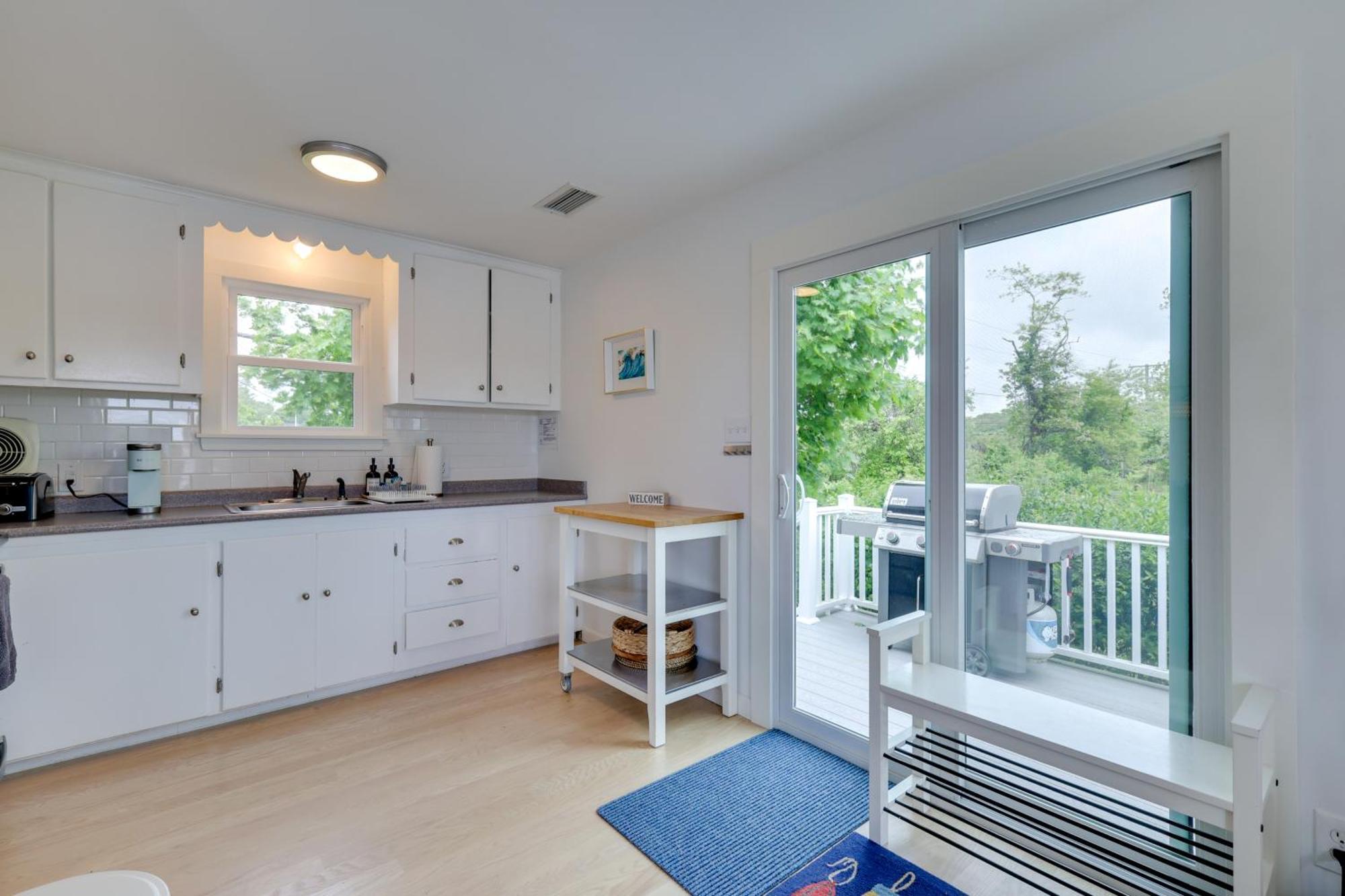 Cozy Narragansett Cottage With Dock And Outdoor Shower Exterior foto