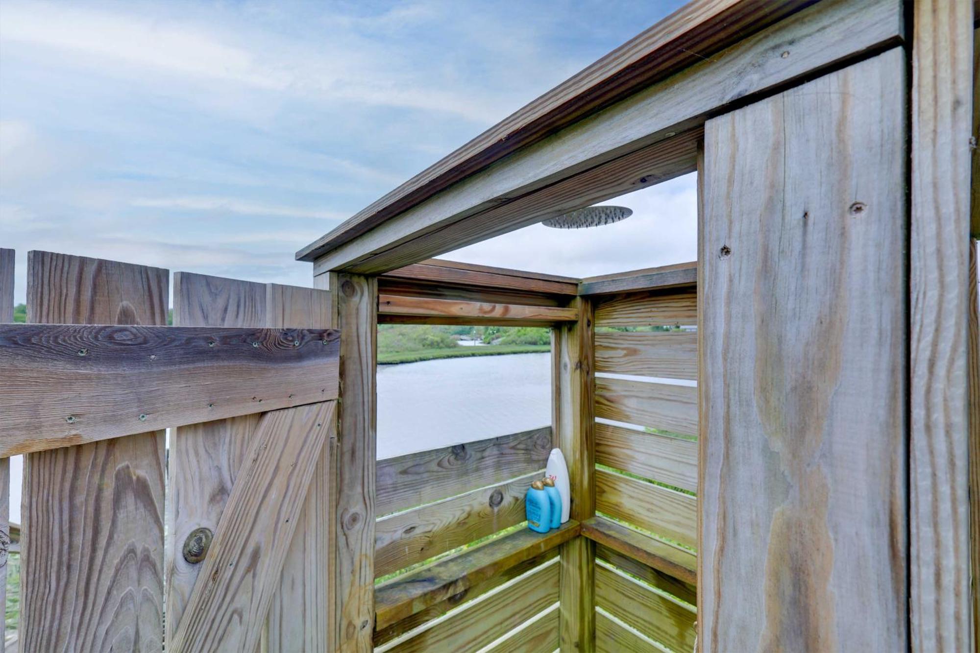 Cozy Narragansett Cottage With Dock And Outdoor Shower Exterior foto