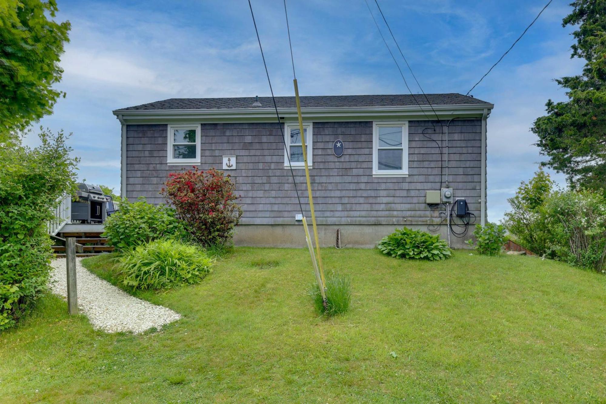 Cozy Narragansett Cottage With Dock And Outdoor Shower Exterior foto